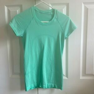 LULU SWIFTLY TECH SHIRT🩵🩵